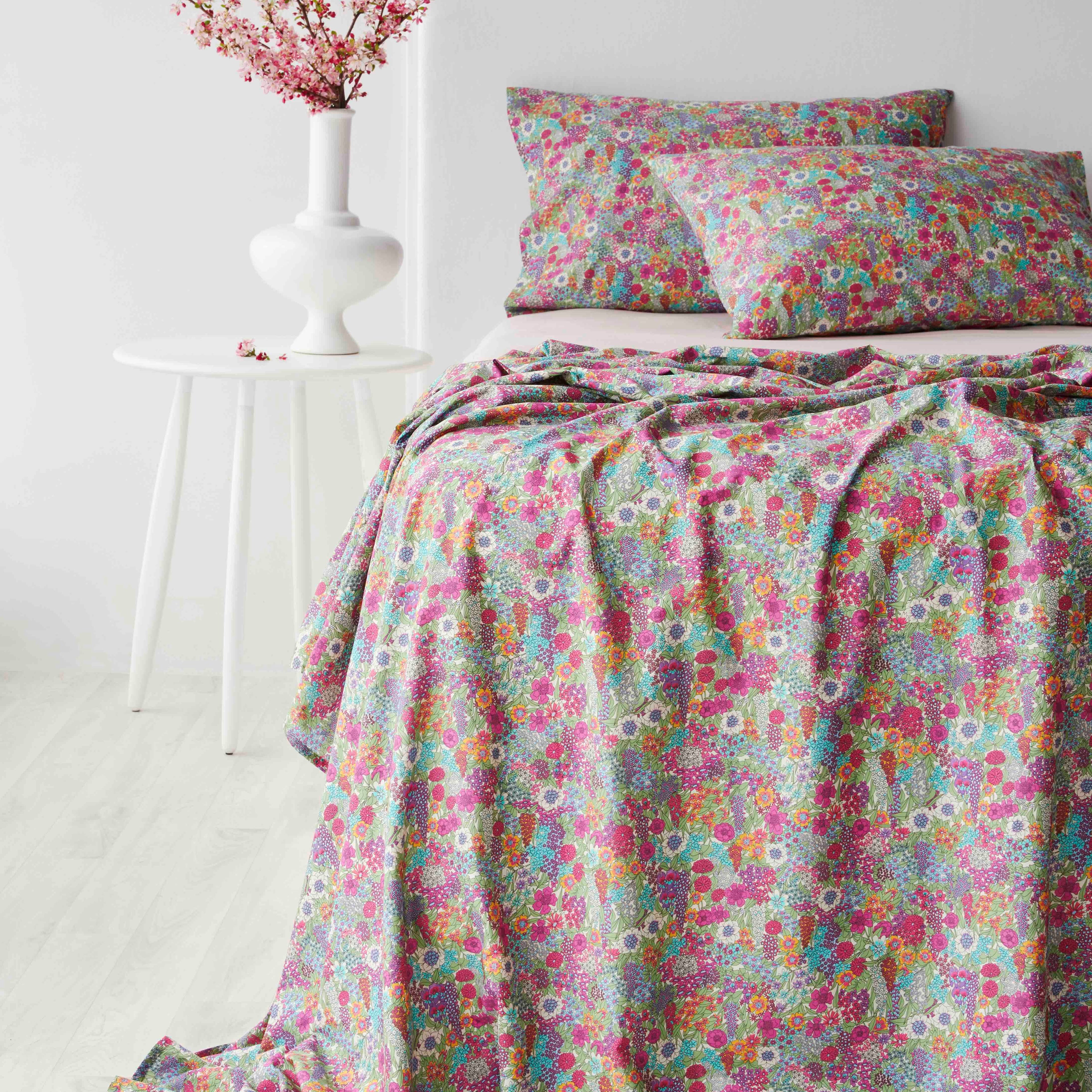 LIBERTY IS THE CHOSEN RESORT OF THE ARTISTIC SHOPPER